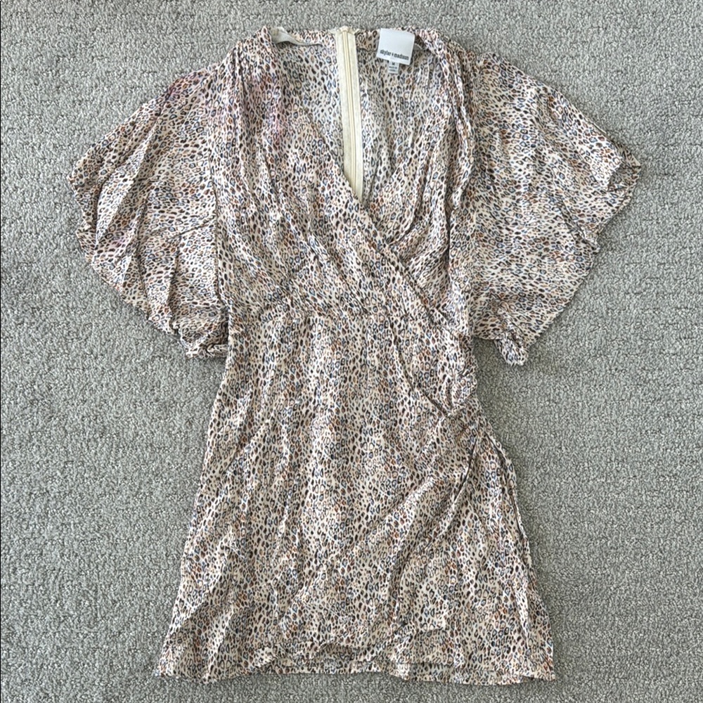 Leopard Print Wrap Dress 🐆